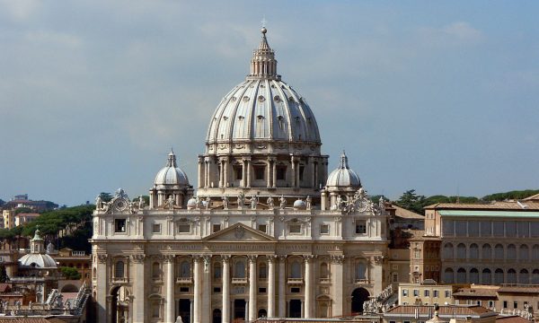 Papa Francesco ai sacerdoti: siate “eccesso” di misericordia per tutti