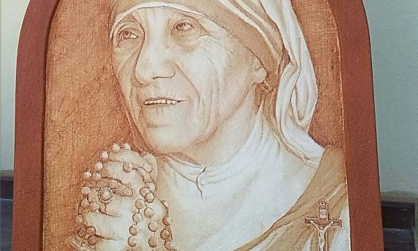 Madre Teresa di Calcutta.  Un piccolo fragile strumento nelle sapienti mani di Dio